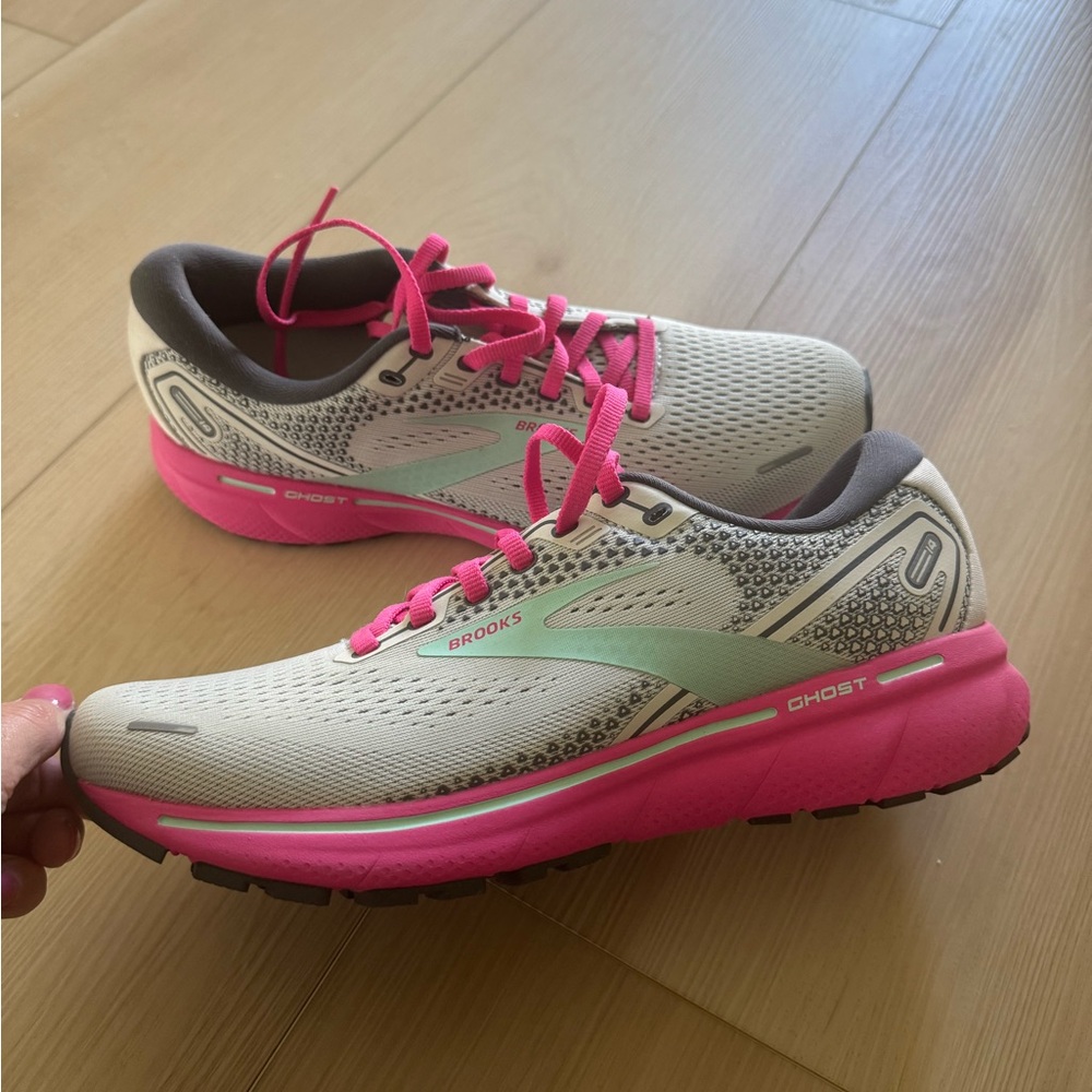 Brooks Ghost 14 running sneakers
